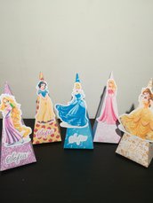 Scatolina scatoline compleanno nascita  triangolo principesse Disne aurora Rapunzel belle Biancaneve bella addormentata 