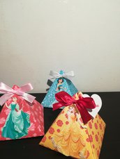 Scatolina scatoline compleanno nascita  triangolo Alice paese meraviglie stregatto regina cuori 