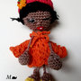                                                              Le birichine: serie di dolline amigurumi ( la moretta) con folta capigliatura e ricco vestitino