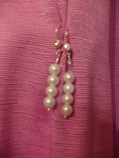 orecchini pendenti con perle