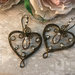  Orecchini a forma di cuore in rame color bronzo