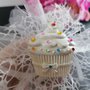 Cupcake in gesso ceramico profumato su rete co strass