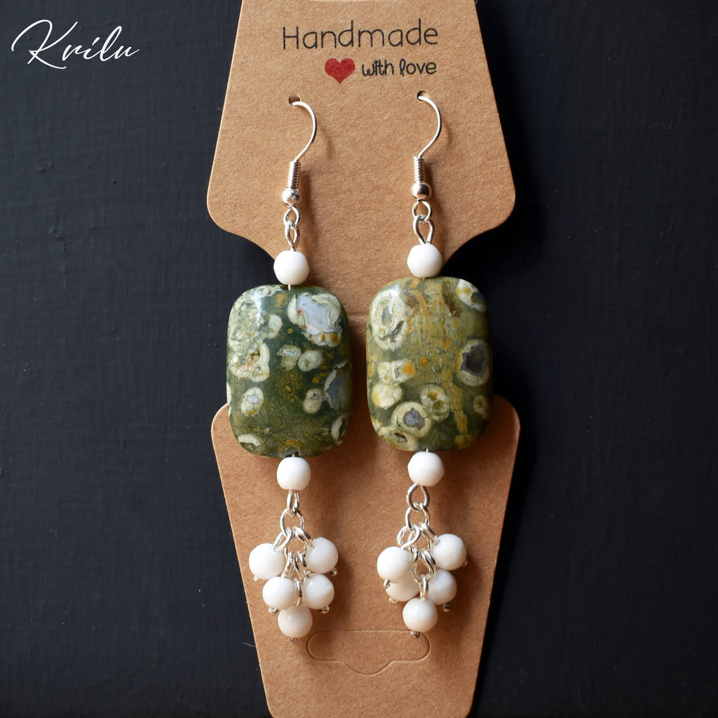 Orecchini pendenti in argento sterling con agata blu e pizzo: stile