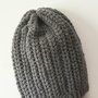 Cappello di lana grigio scuro