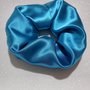 Scrunchie in raso azzurro