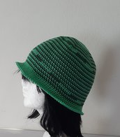Cappello in cotone unisex colore verde chiaro e verde scuro. 