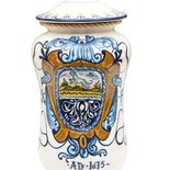 Vaso in ceramica di Castelli con coperchio modello araldico cm 36