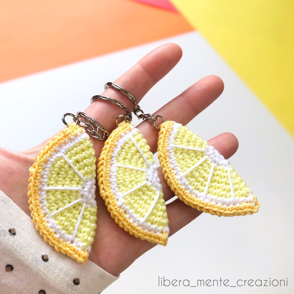 Portachiavi con ciondolo a forma di macchina della frutta, in metallo, regalo di Natale/compleanno/San Valentino, per uomini e donne (rosa