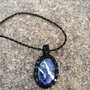 ciondolo in macrame con sodalite