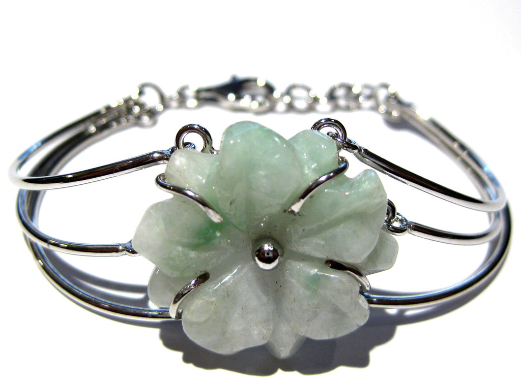 Bracciale con perline di giada verde polveroso traslucido di