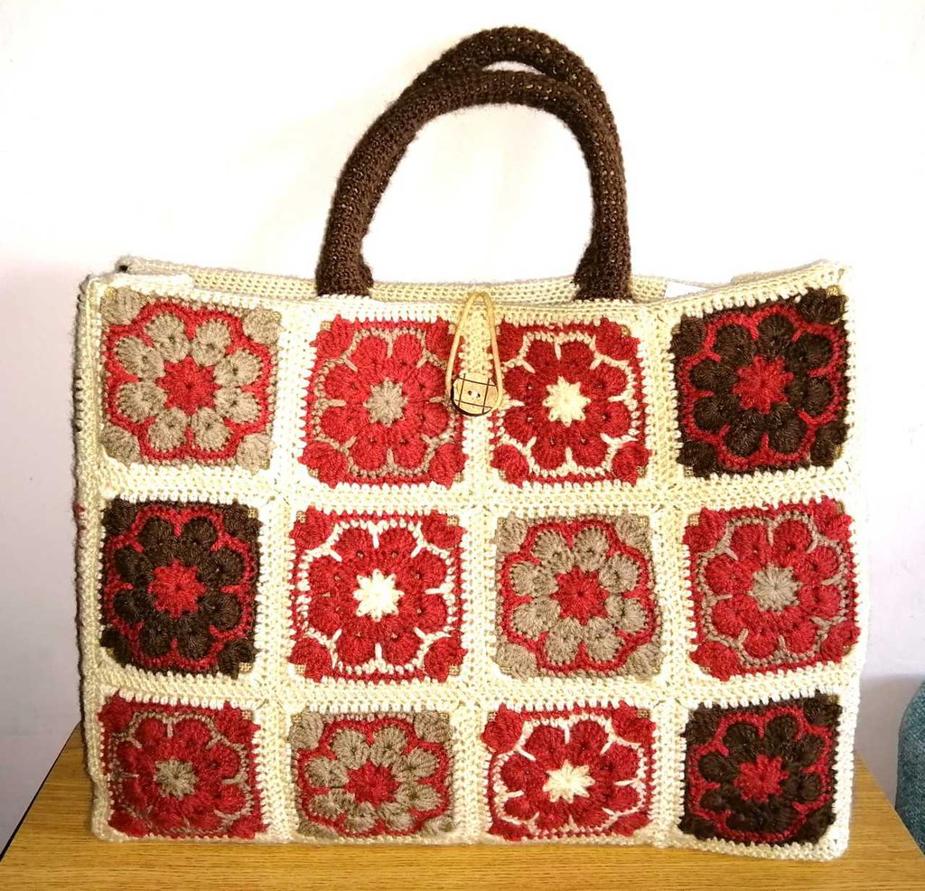 La borsa Granny - Donna - Borse - di Le creazioni di Edi | su MissHobby