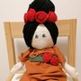 Bambola Frida Kahlo fiori regalo 