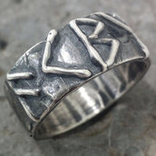 Anello vichingo con rune in argento brunito 925 fatto a mano AB33