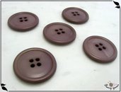 5 grandi bottoni mm.27, in poliestere lucido,  colore malva, attaccatura a 4 fori 