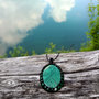 ciondolo in macrame con malachite