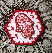 Brucia incenso, manufatto di ceramica, mano di Fatima rilevata su placca esagonale decoro rosso su fondo bianco
