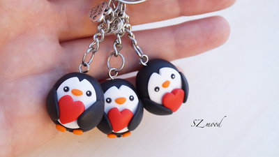 Portachiavi pinguino con cuore rosso - Donna - Accessori - di szmood