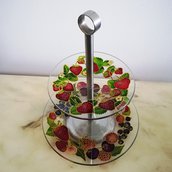 Alzatina in vetro e acciaio con frutta