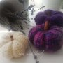 Set di tre zucche amigurumi panna e viola