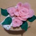 Scatolina portaoggetti in pannolenci, con applicazioni floreali, colore 🎀 rosa.