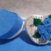 Scatolina portaoggetti a forma di  💗 cuore, in pannolenci, con applicazioni floreali, colore 💙 bluette.