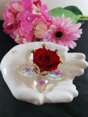 Mani in porcellana con fiore boreale e rosa vera stabilizzata cm 14
