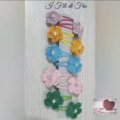 Mollette colorate per capelli,  pinzette da bambina con fiore in cotone realizzato all' uncinetto e perlina 