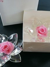 Ninfea fiore cristallo con rosa eterna stabilizzata cm 11