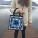 Borsa uncinetto granny a quadrati in lana grigio e blu