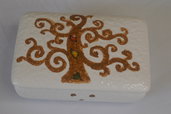 Scatola in ceramica di Castelli, realizzata e dipinta a mano cm 9x6x4