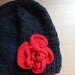 berretto donna lana, berretto ai ferri,berretto con fiore, berretto lana nero, idea regalo,berretto inverno