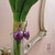 orecchini pendenti con perle in ceramica luminosa forma rotondo mezzo bombato color viola melanzana 18 mm.