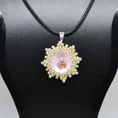 collana cristallo rosa chiaro, collana con cristallo magenta, pendente cristallo, ciondolo con cristalli, collana con perline di vetro, collana punto luce