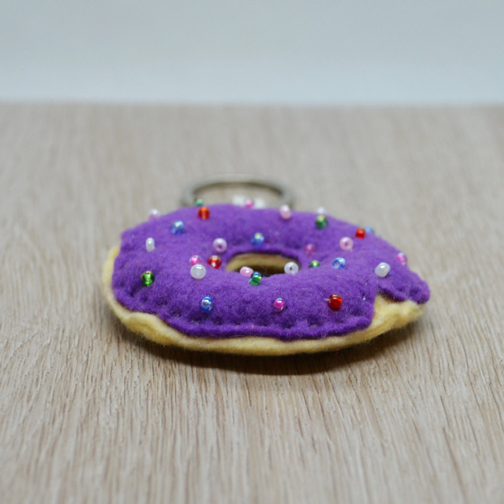 SUPERFINDINGS 8 Portachiavi A Forma Di Ciambella Faccina, Kit Fai Da Te Con Sacchetti Organza, Per Feste E Regali