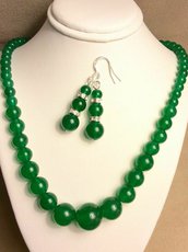 Collana e orecchini in autentica giada verde naturale con perle in gradazione 6-14 mm chackra cristalloterapia