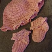 Cappellino e calzini neonato 