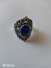 anello stile gotico vampiro con vetro blu