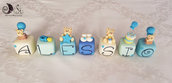 cake topper cubi con orsetti in mongolfiera  in scala di blu coordinato mongofiera 7 cubi 7 lettere 