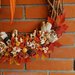 Ghirlanda decorativa di tralci di vite, fuoriporta,  boccioli cuciti a mano, arancio