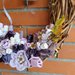 Ghirlanda decorativa di tralci di vite, fuoriporta,  boccioli cuciti a mano, lilla