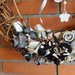 Ghirlanda decorativa di tralci di vite, fuoriporta,  boccioli cuciti a mano, grigiio, nero