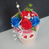 Vaso ornamento rose di sapone rosso e blu