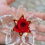 Fiore doppio cristallo con corona di strass e rosa eterna cm 8 