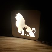 Lampada luce led in legno personalizzabile re leone Simba idea regalo