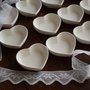 Ciotolina a forma di cuore bianca in gesso ceramico 