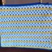 Borsa granny squares. Colori tipici estivi blu,giallo e bianco che ricoprono questa borsa in iuta resistente all acqua per accompagnarvi ovunque in questa calda estate.chiusura con 2  resistenti clip e bellissimi manici in bambù. 