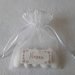 Sacchettino portaconfetti 🤍🤎 bianco/ecrú traforato, con laccetto/decoro con piccoli fiori 🌸🌸 