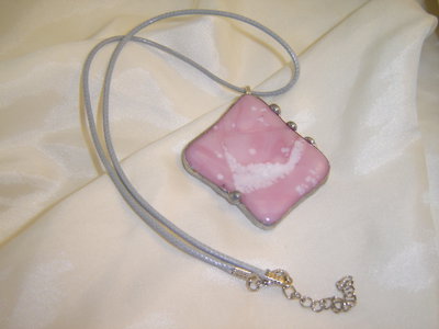 MATERIA By Matthias Wagner Ciondolo In Vetro Rosso Con Pois Rosa – Perlina Stile Murano Per Bracciale O Collana, Argento 925, 14x8 Mm