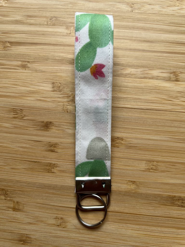 Set 4 Portachiavi Da Polso In Macramè, Colori Misti (verde, Marrone, Bianco, Nero), Artigianali E Pratici