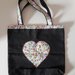 Shopper cotone nera con applique "cuore" con fiori 